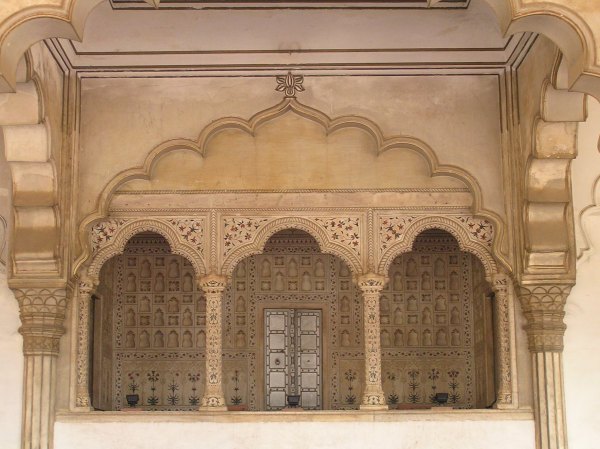 Seat of the king overlooking Diwan-e-aam