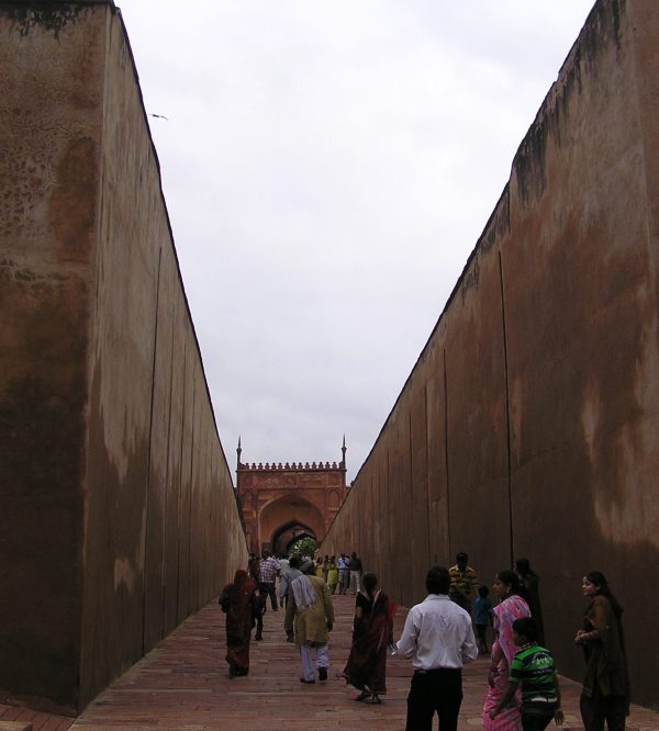 Pathway leading to inner gate of Fort