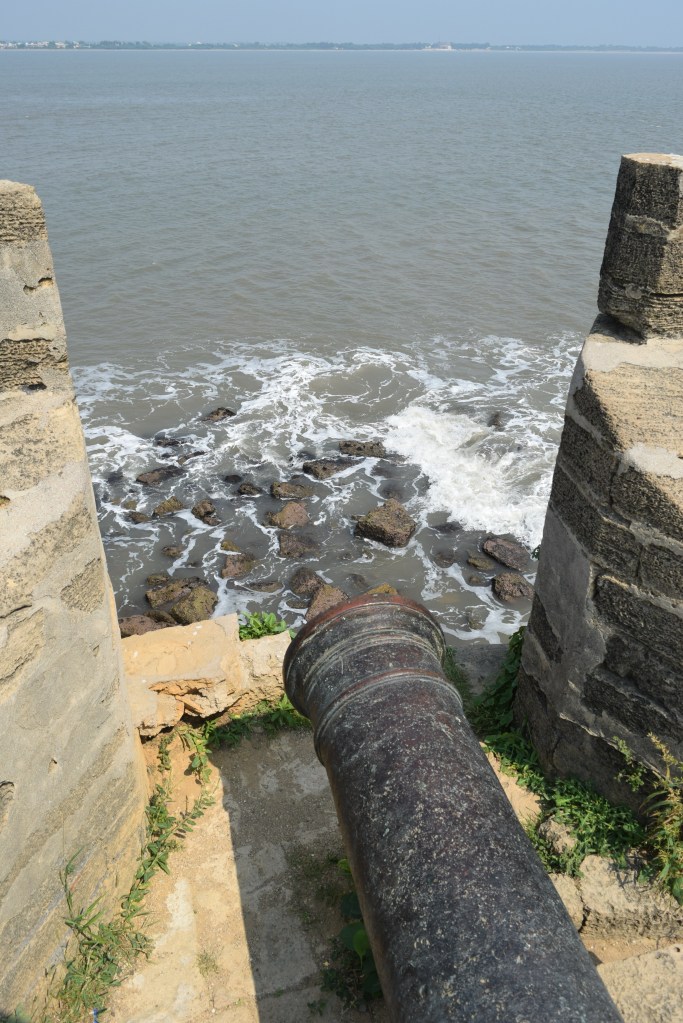 Canon to protect fort from sea-side