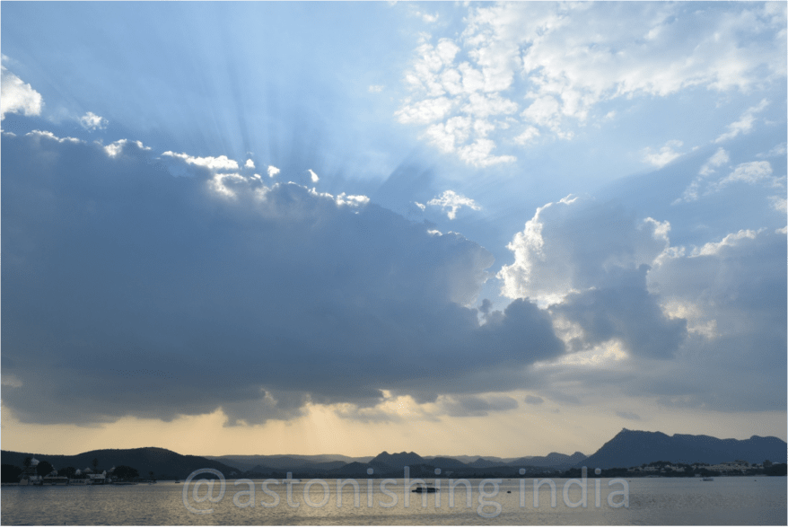 the blue serene waters of lake pichola