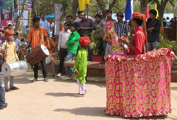 Street shows by Rajasthani artists
