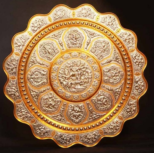 Thanjavur Art Plate (Image source: Poompuhar) 