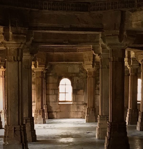 Prayer hall, Sahar Ki Masjid