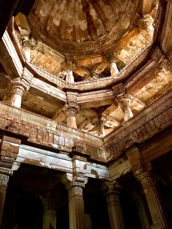dome and open arcade atjami masjid
